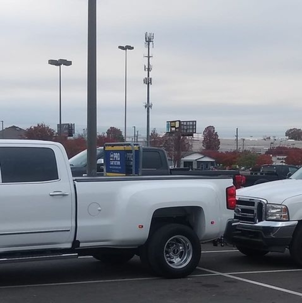 Meet your Posher, Troy